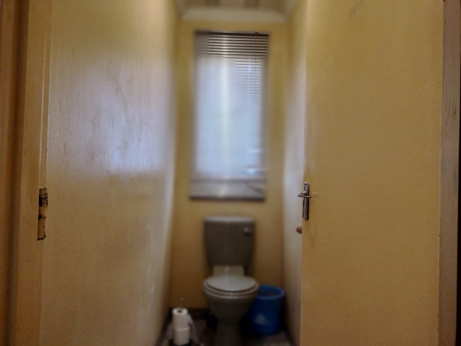 3 Bedroom Property for Sale in Molifi Tau Kloof Free State